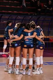 萨里：建议把VAR设备放的离替补席远一点，裁判需要冷静判断